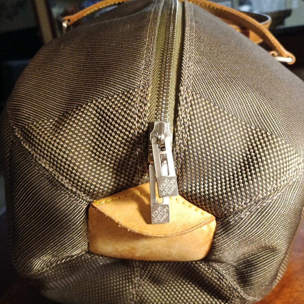 Louis Vuitton Duffel Bag with Tan Straps - Picture 5 of 16